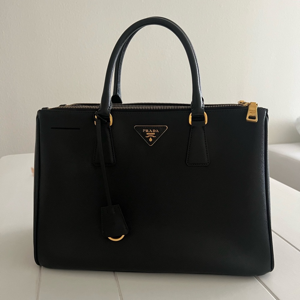 Prada Large Galleria Black Saffiano Women's Bag
